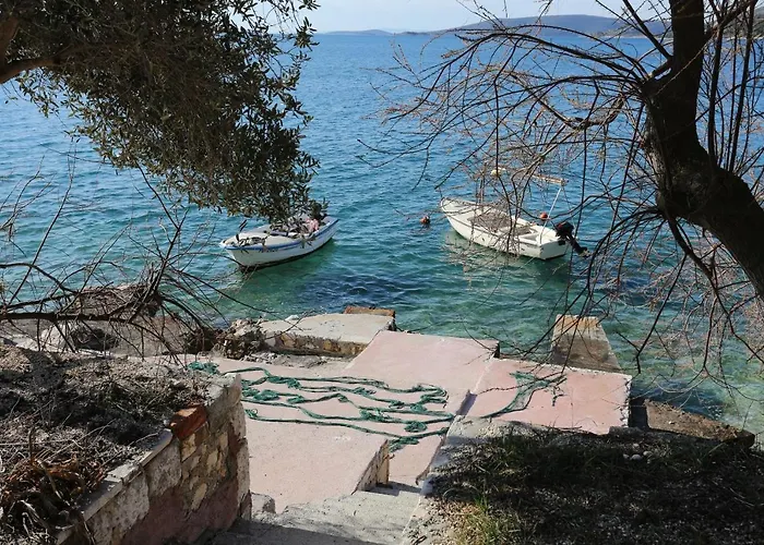By The Sea Seget Vranjica, - 12915 特罗吉尔